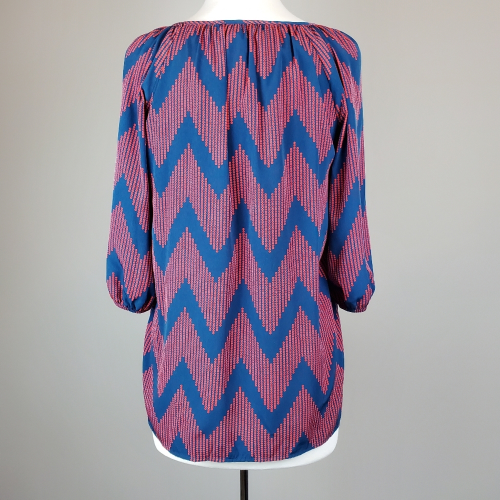 Navy & Red Chevron Top (S) - Picture 2 of 4